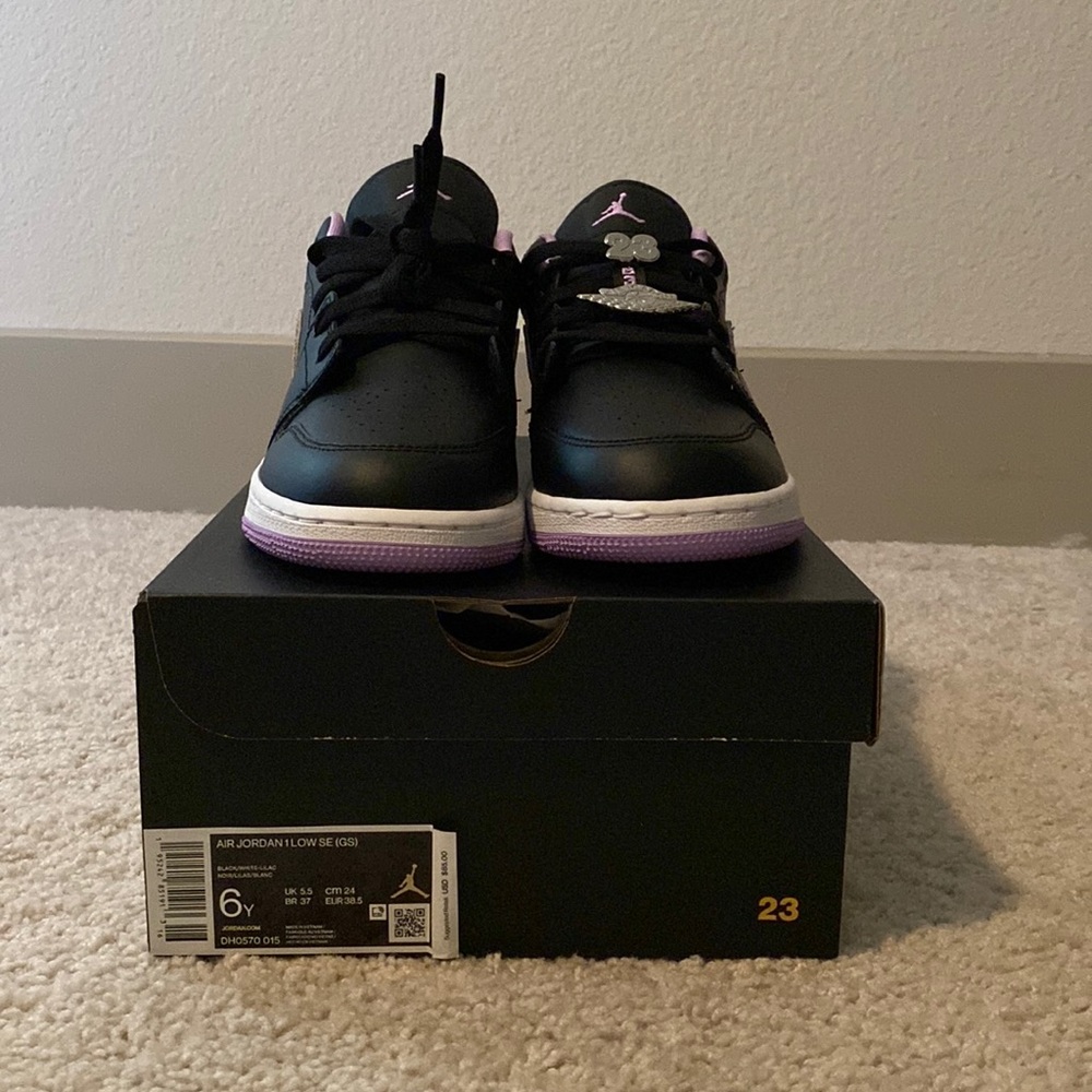New in Box Size 6Y Air Jordan 1 Low SE (GS)